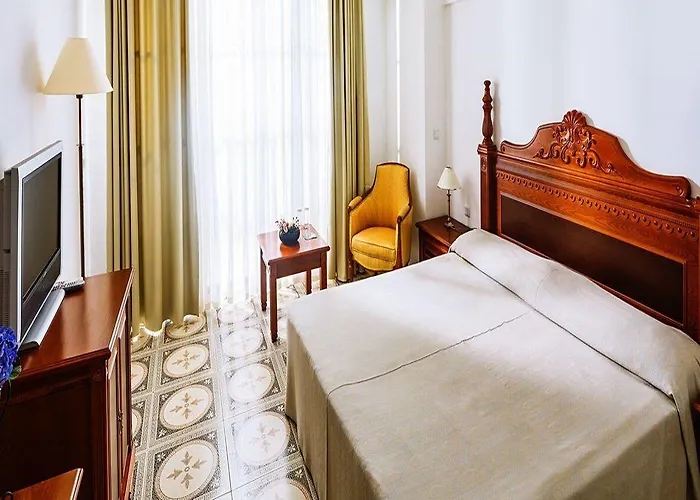 Курортный комплекс The Cliff Обзор