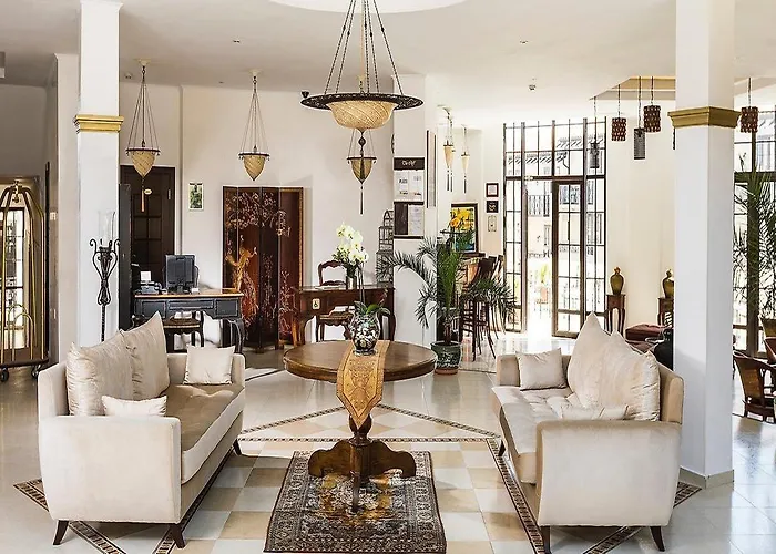 The Cliff Обзор