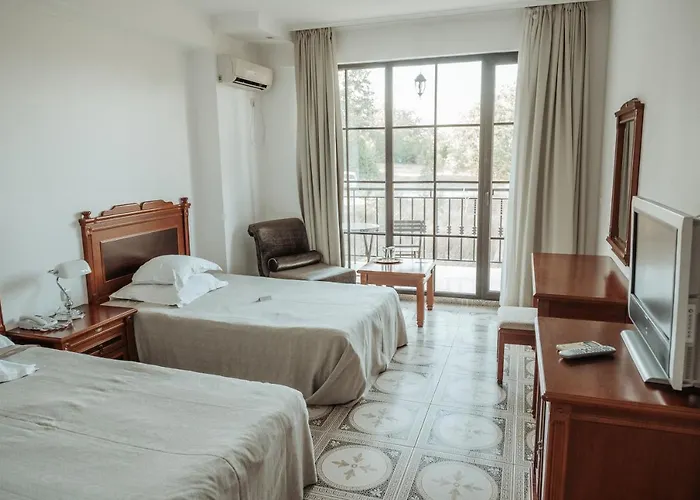 Курортный комплекс The Cliff 4*