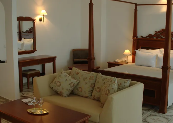 Курортный комплекс The Cliff 4*