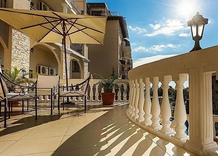 The Cliff Обзор