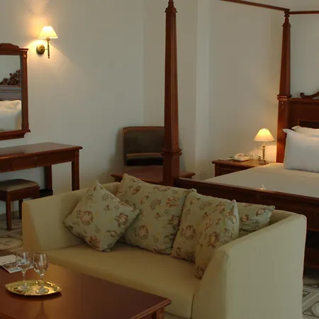 Курортний комплекс The Cliff 4*