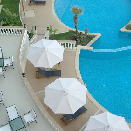 The Cliff Курортний комплекс 4*